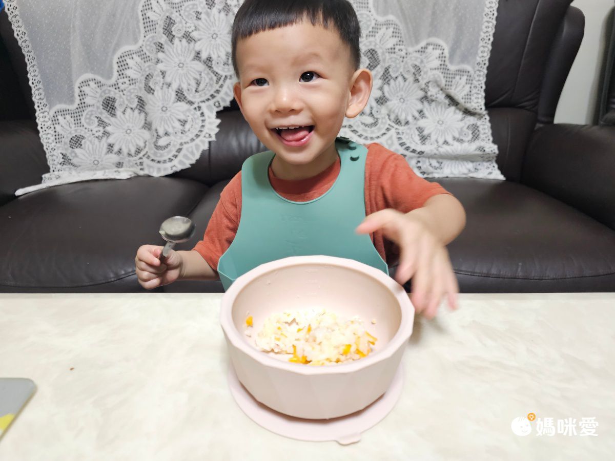 自由組裝好攜帶！台灣製【2angels】矽膠拼圖隨行餐盤