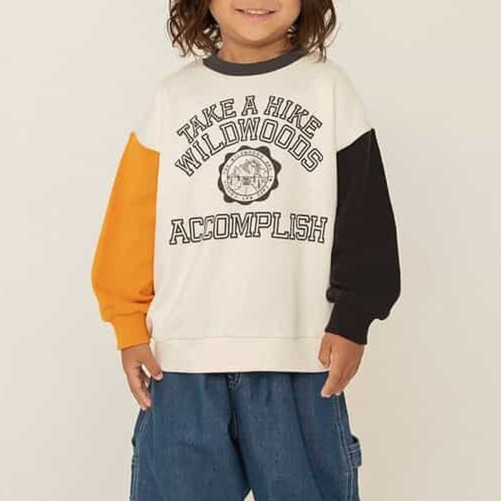 學院風印花縮口長袖上衣-WILDWOODS-米白撞色