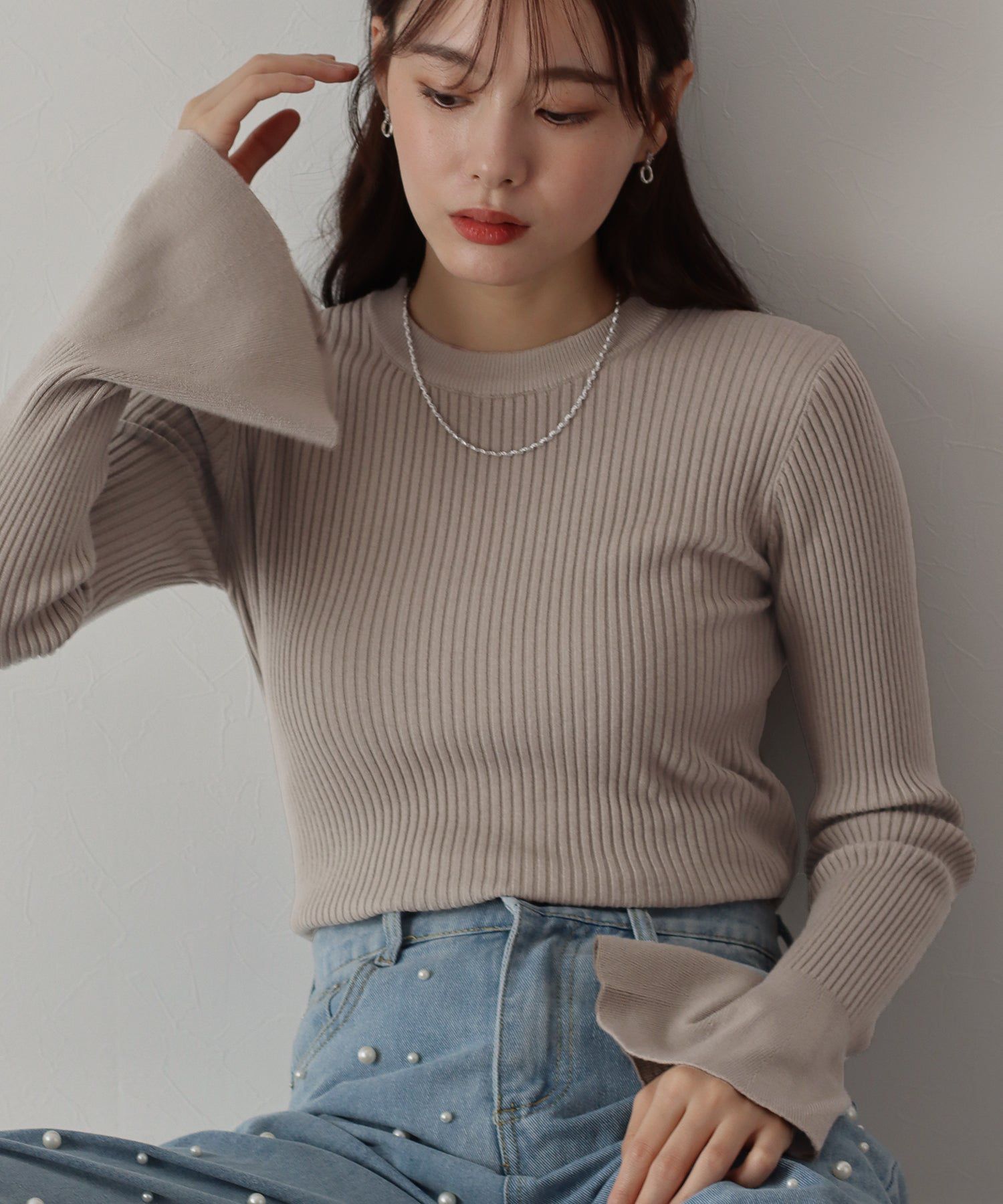 日本 BLUE EAST - 優雅喇叭袖細羅紋修身長袖上衣-藍