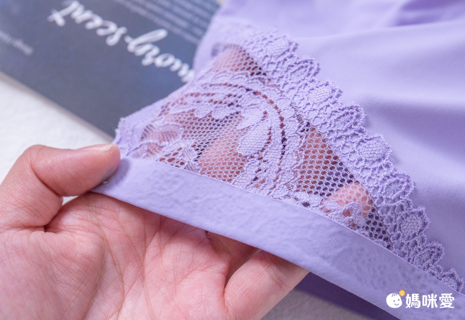 香茉 CHANMODE - 蜜臀輕呼吸零著感蠶絲內褲-貼合內褲款-粉/膚/藍-內褲x3件