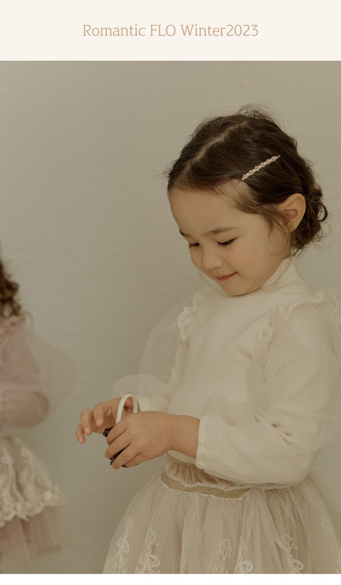 韓國 Puellaflo - 浪漫蓬蓬蕾絲裝飾袖上衣-米