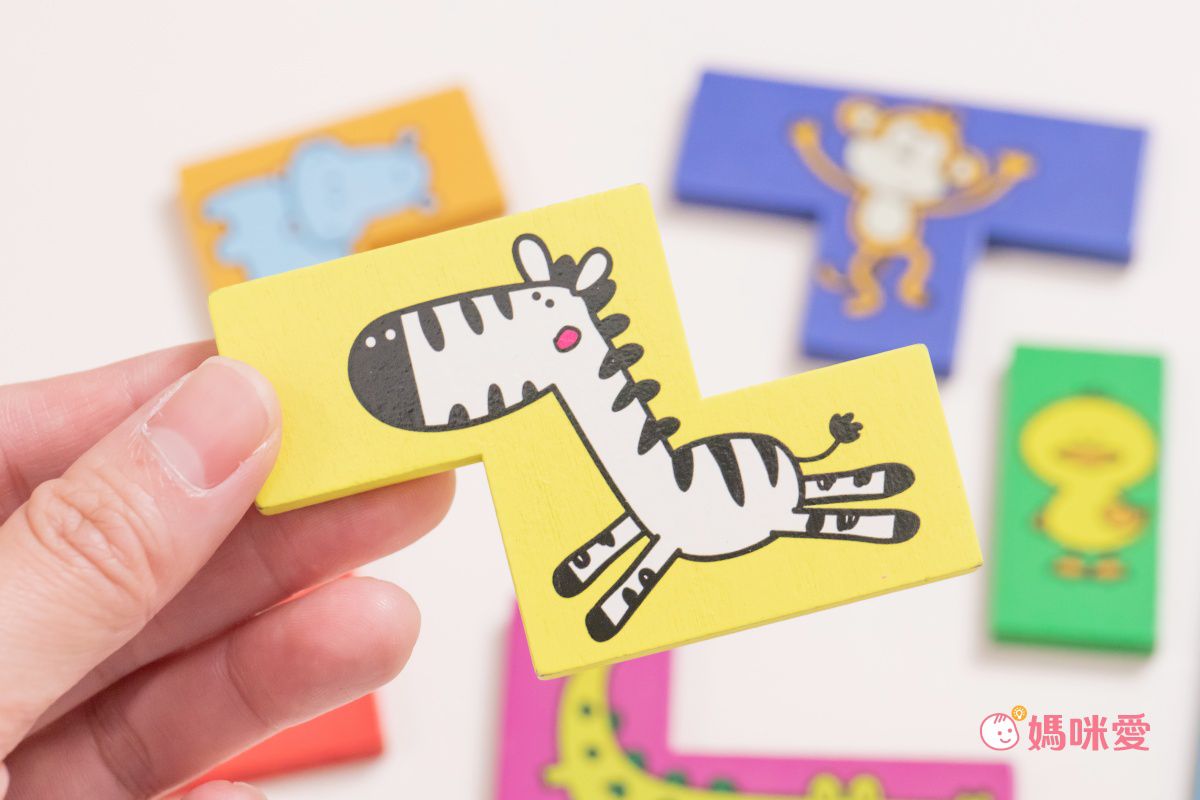 双美生活文創 - 5Q百變益智拼板：動物方塊-內附1組木製動物方塊+130題圍捕遊戲