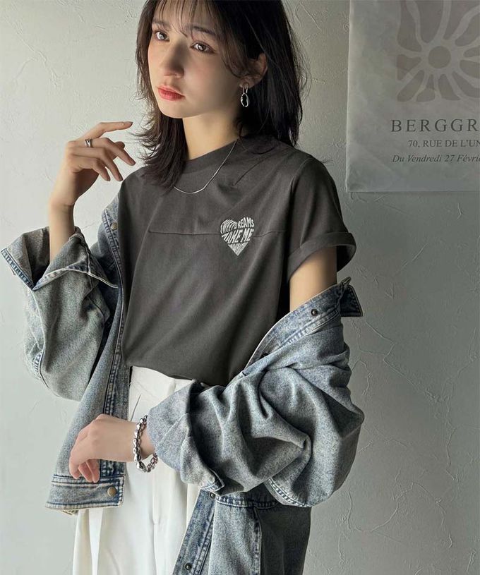 日本 Classical Elf - 經典胸前愛心刺繡短袖上衣-炭灰