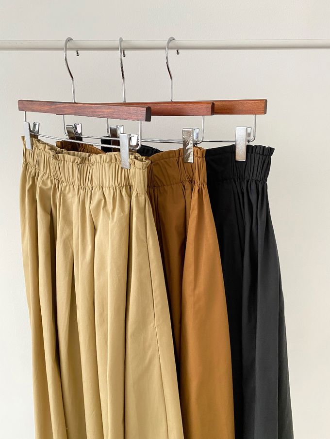 韓國女裝連線 - 寬鬆緊帶顯瘦修臀打褶圓裙-黑 (FREE)