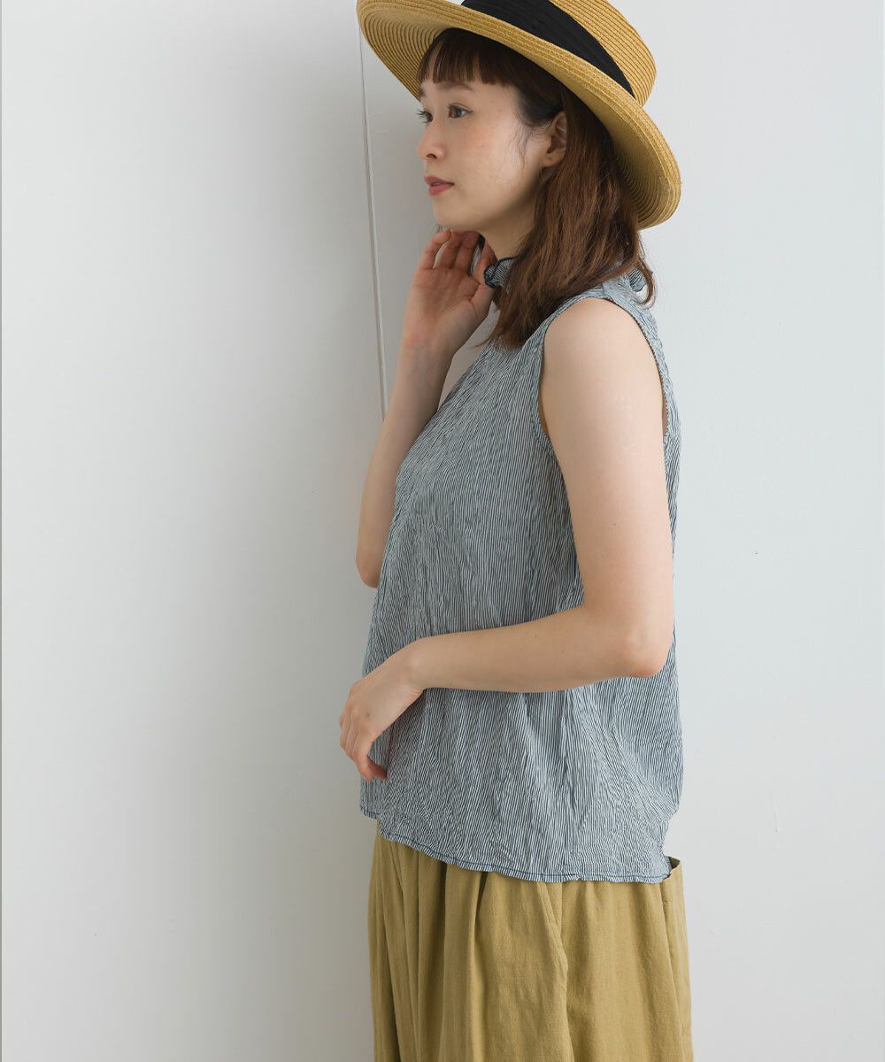 日本女裝代購 - 木耳領楊柳感無袖上衣-直條紋-深灰藍