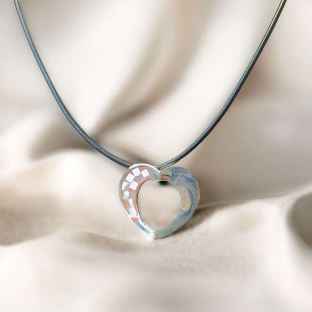 粉色簍空愛心皮繩項鍊 (F SIZE)