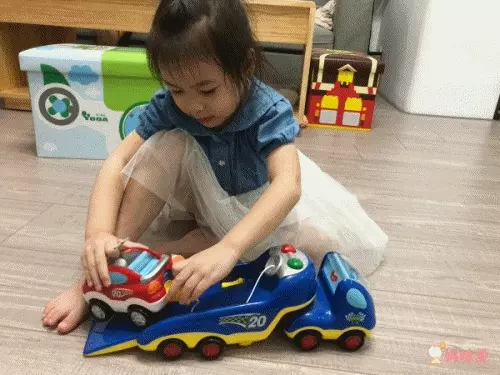 英國驚奇玩具 WOW Toys - 賽車救援拖吊車 洛可