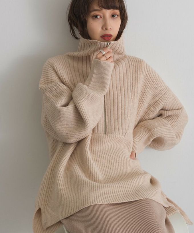 日本 ELENCARE DUE - 優雅線條感半拉鍊長版針織高領上衣-卡其