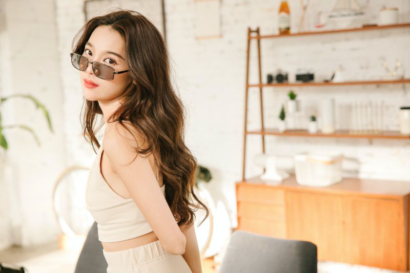 ALEGANT - 鈦灰感光變色寶麗來偏光太陽眼鏡│UV400墨鏡