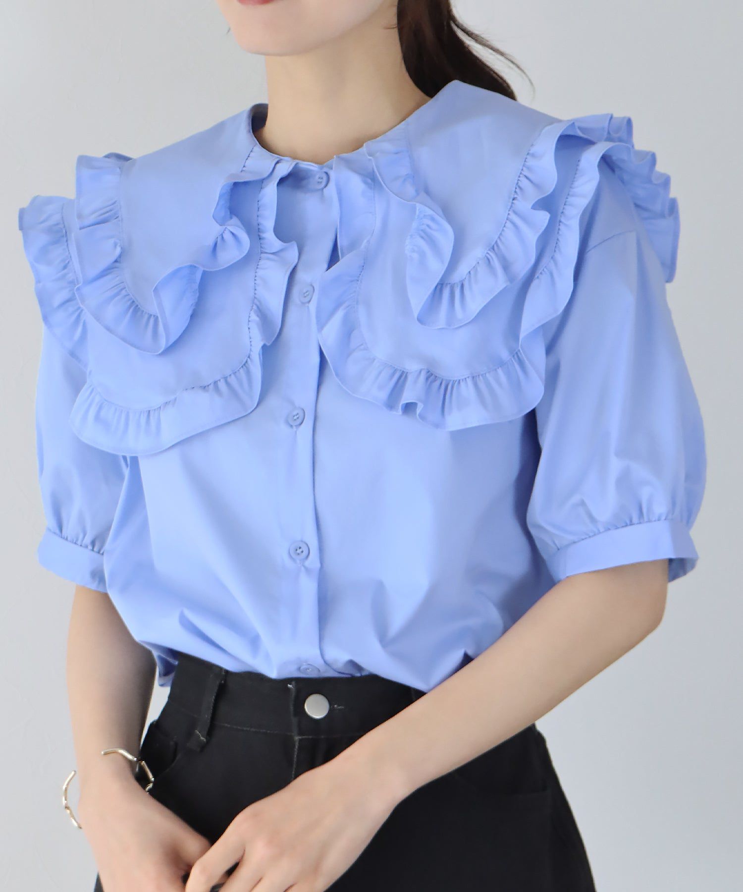 日本 BLUE EAST - 荷葉層次領泡泡短袖襯衫-條紋-水藍