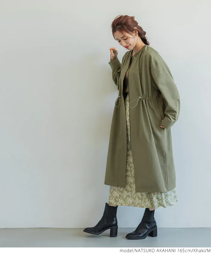 日本 COCA - 早春圓領抽繩收腰長版風衣-軍綠