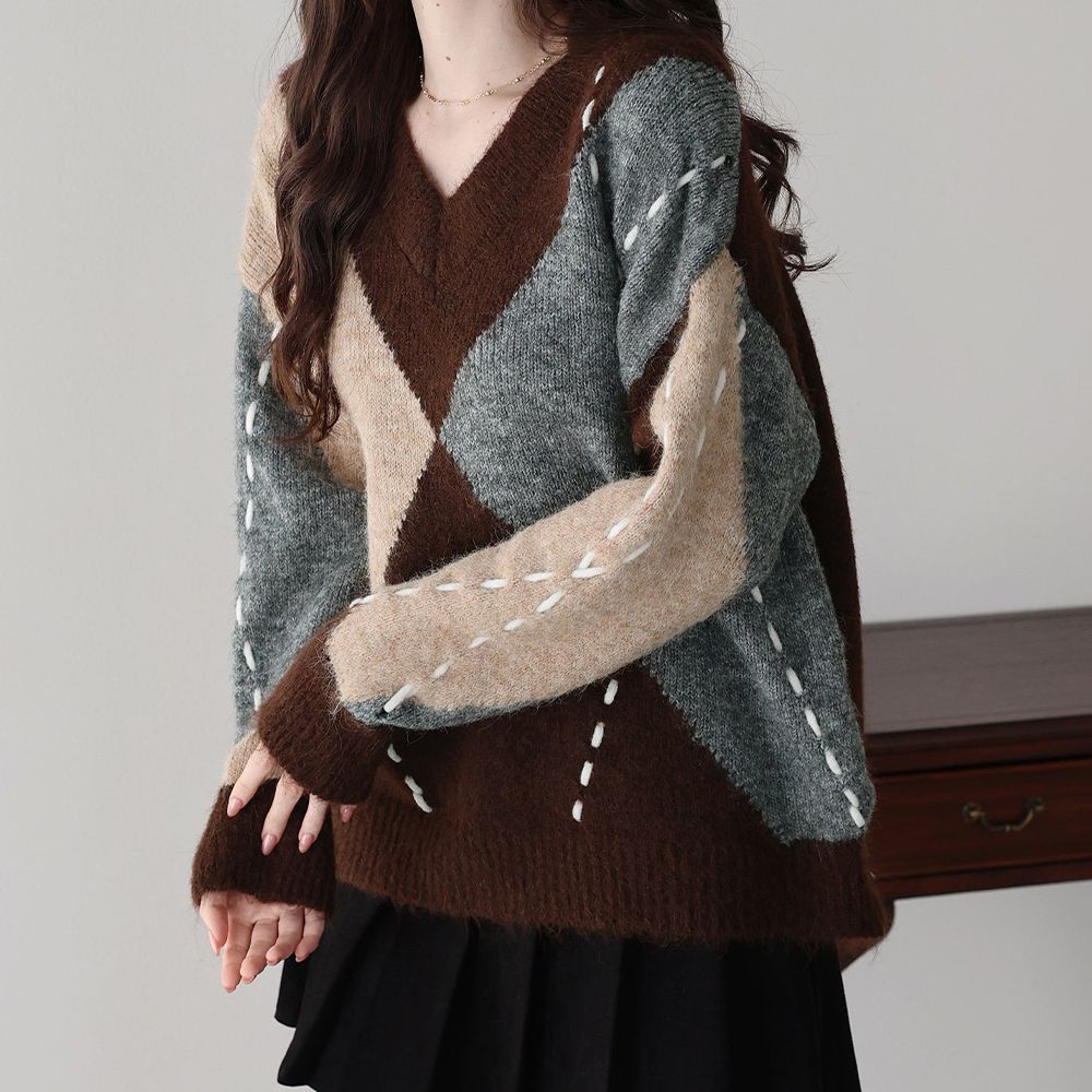 成熟菱格紋幾何V領針織上衣-咖啡系 (M)