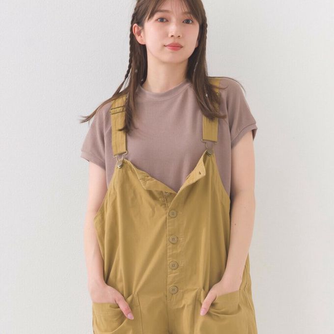 日本 OMNES - 接觸冷感 側開叉休閒短袖上衣-卡其棕