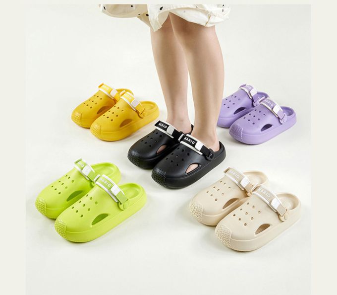 JB clothes - 潮流洞洞鞋-米白-0.22KG