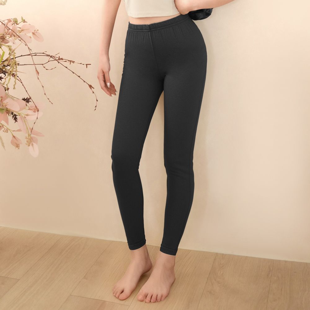 女款捍溫吸濕發熱褲-墨黑