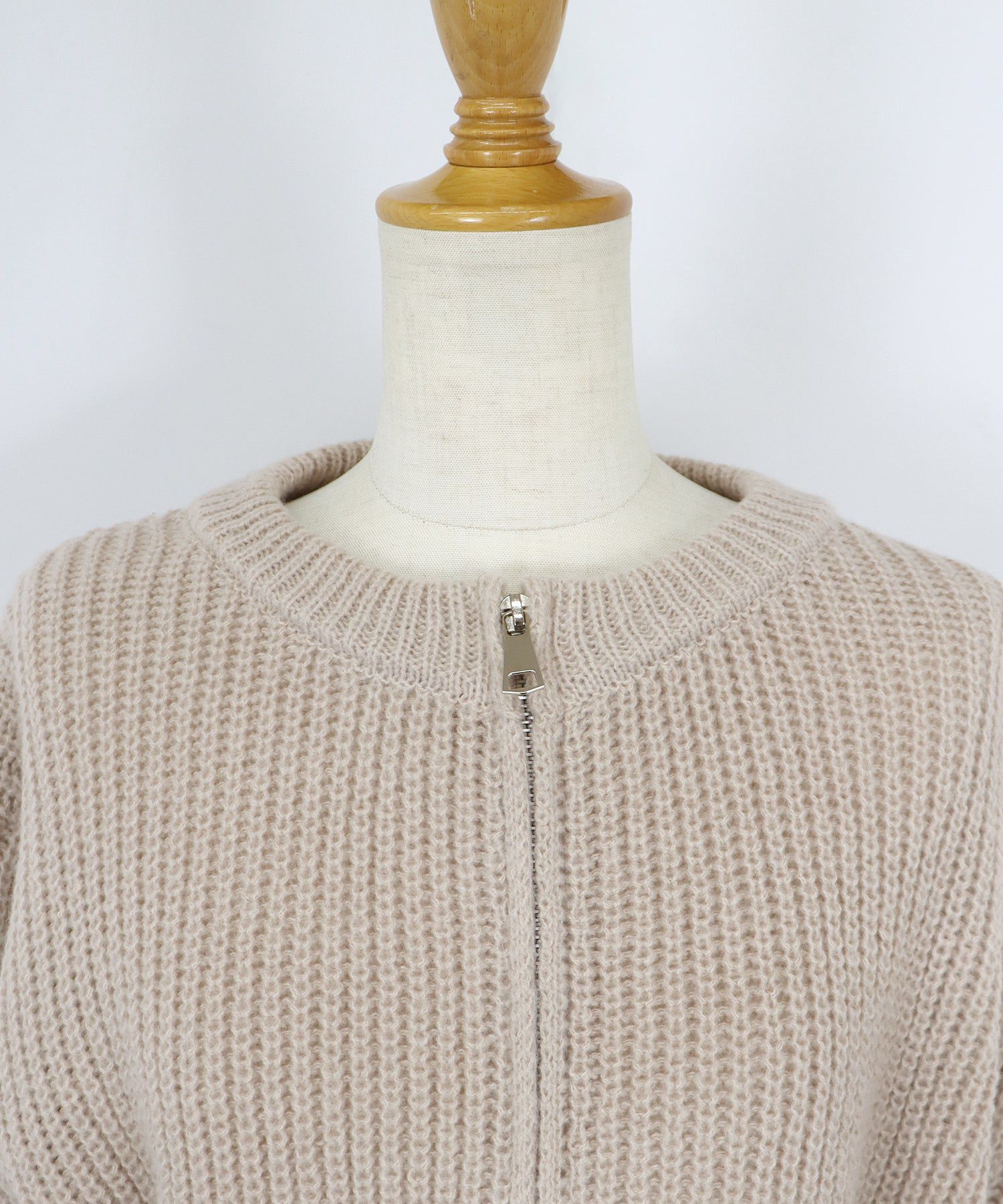 日本 BLUE EAST - 短版圓領羅紋針織薄外套-米杏