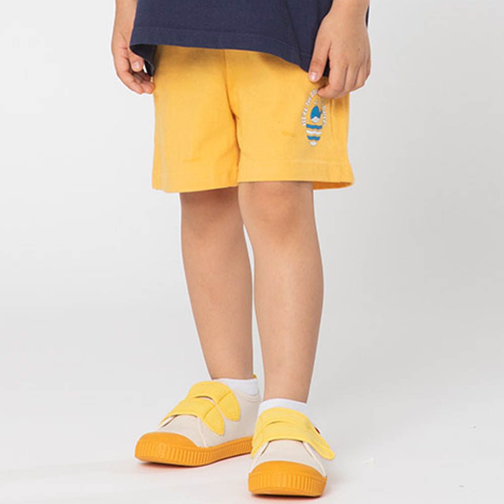 鬆緊腰噴水鯨魚印花短褲-芥黃