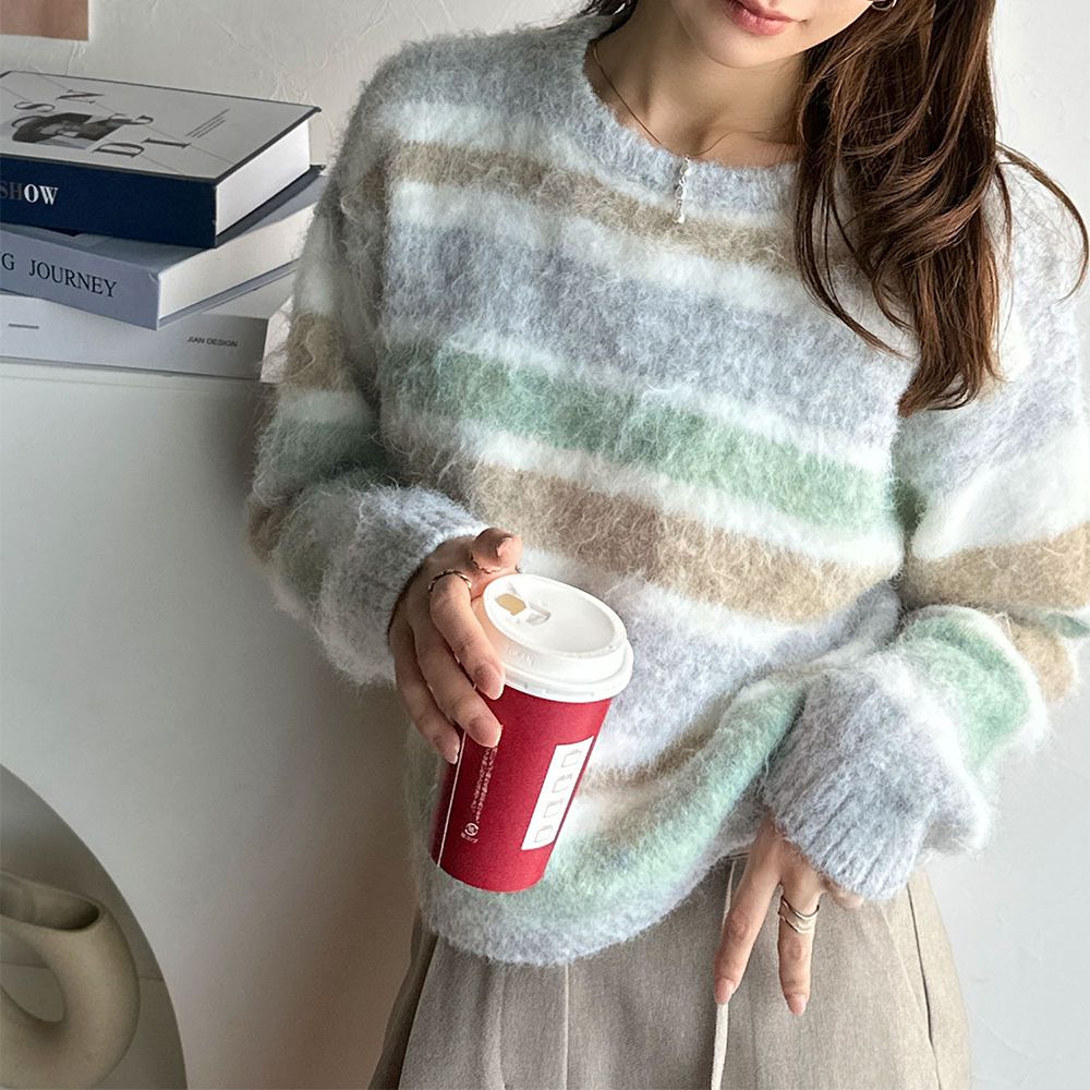 絢麗混色條紋毛海針織上衣-白綠棕系