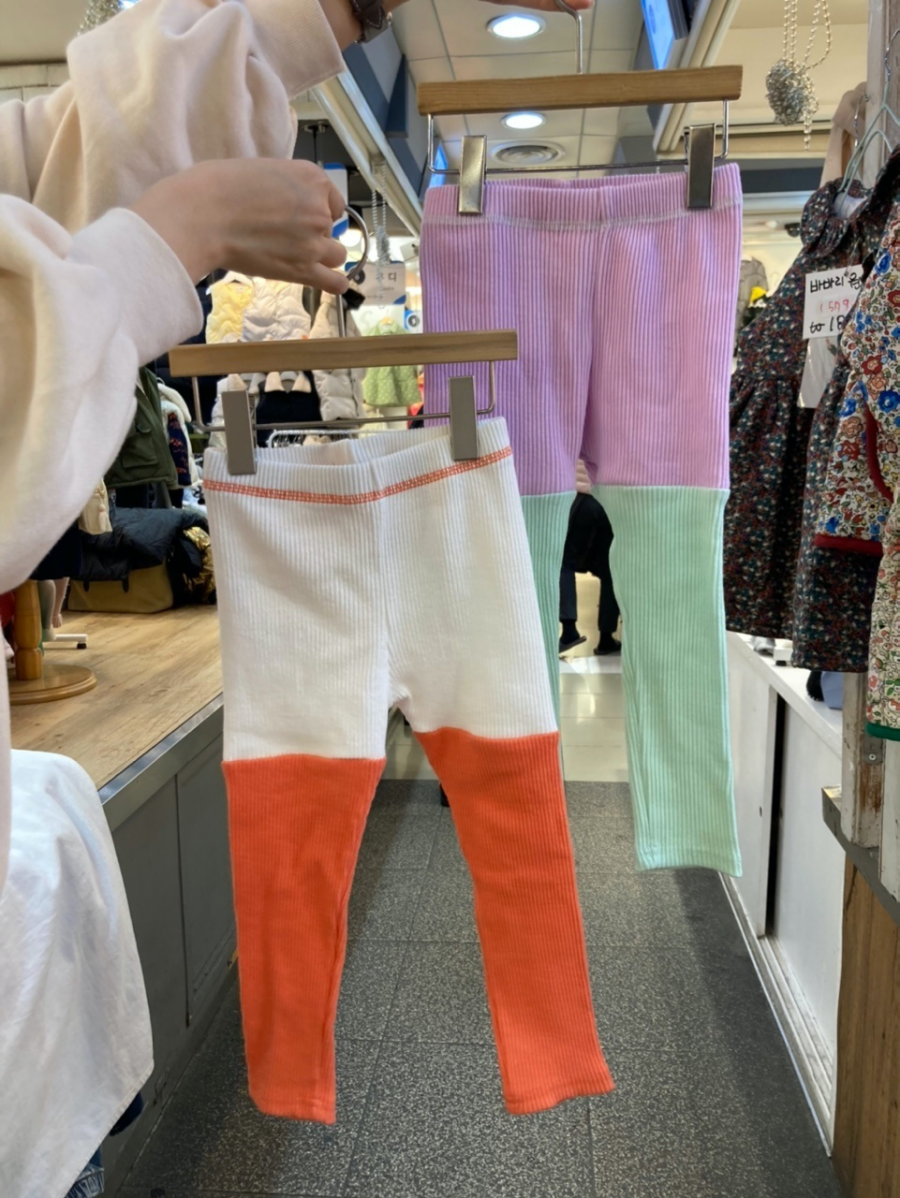 韓國 Orange Mom - 拼接色針織內搭褲-橘X白