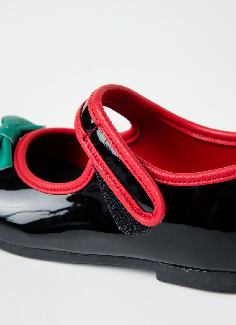 韓國 OZKIZ - 立體櫻桃點綴漆皮皮鞋-黑