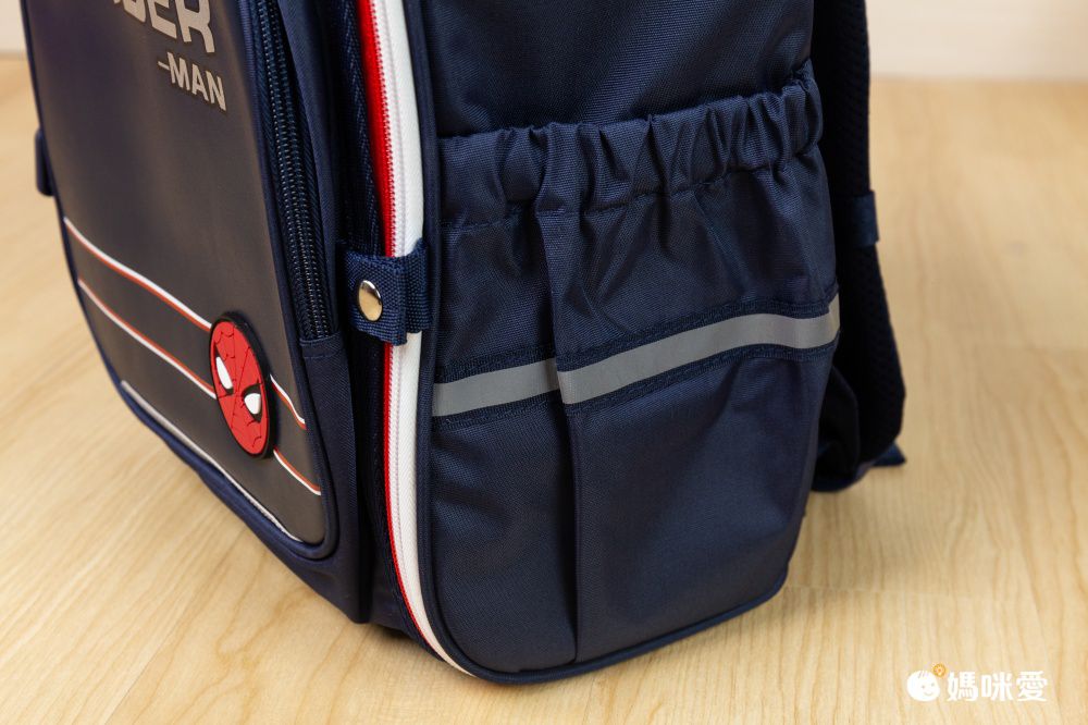 學院風卡通大容量減壓護脊書包-卡通人物鋼鐵人-黑色 (建議110-135cm)-30x19x37cm