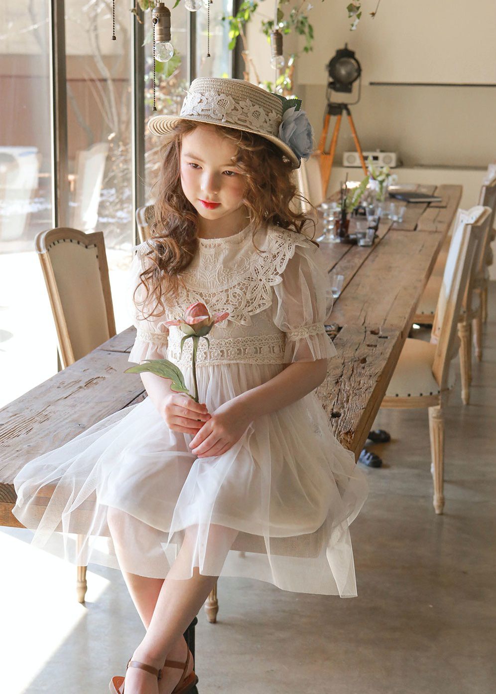 韓國 PuellaFLO - 鏤空花朵圓領網紗洋裝-米白