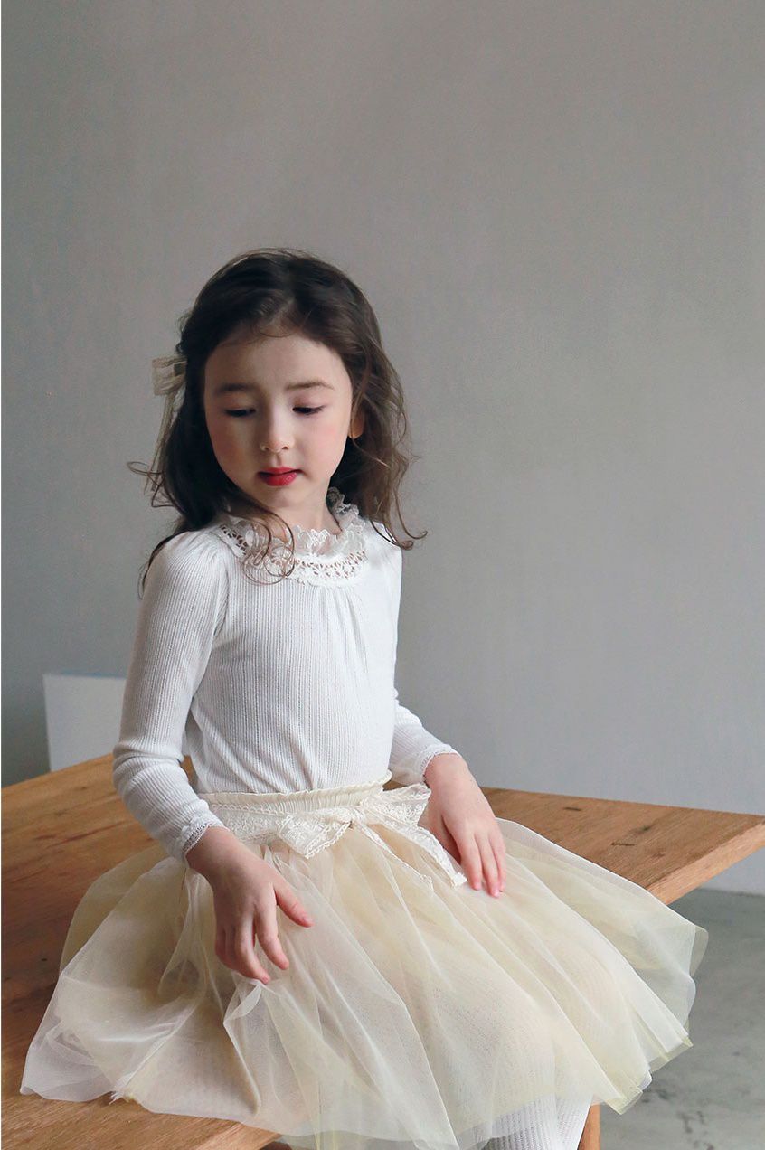 韓國 PuellaFLO - 鏤空雕花蕾絲領針織薄上衣-象牙白