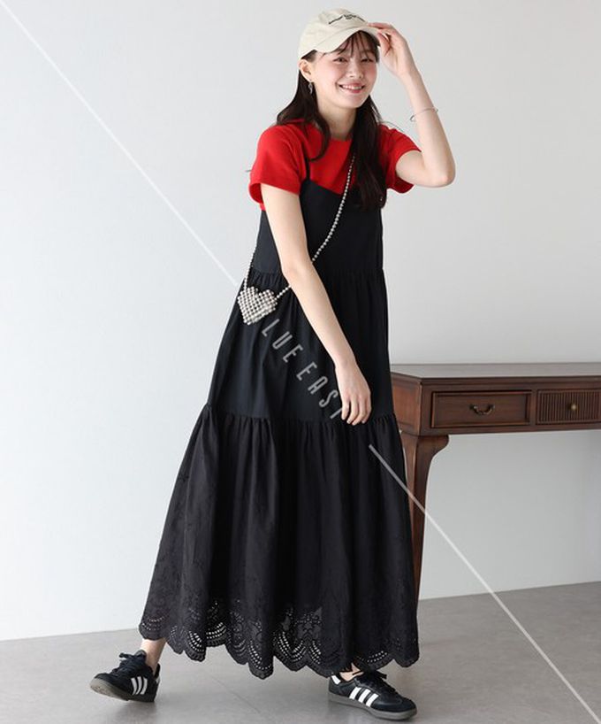 日本 BLUE EAST - 精緻雕花下擺迷人細肩帶洋裝-黑