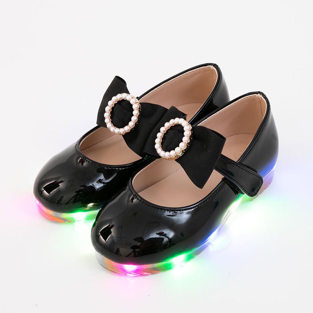 韓國 OZKIZ - (LED)圓形珍珠蝴蝶結漆皮皮鞋-黑