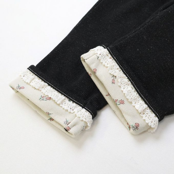 日本 ZOOLAND - 甜美荷葉花朵反摺七分褲-櫻桃刺繡-海軍藍