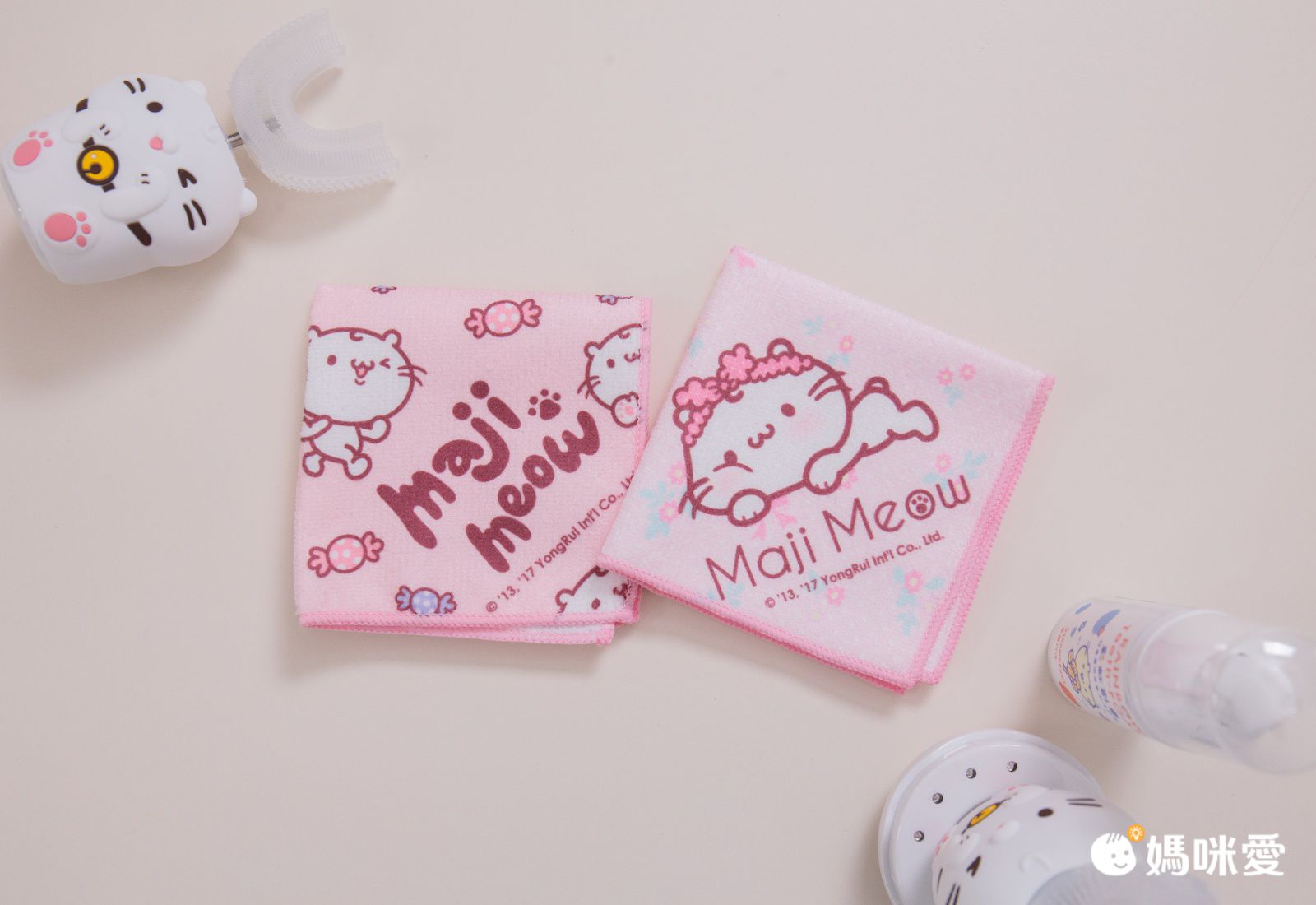 Luveta 樂唯他 - Ｕ型牙套式兒童電動牙刷-麻吉貓聯名限定款 (U型矽膠刷頭(6-12歲)*4)-贈麻吉貓兒童含氟泡沫牙膏(草莓)+麻吉貓小方巾(款式隨機)+直桿軟毛刷頭*1