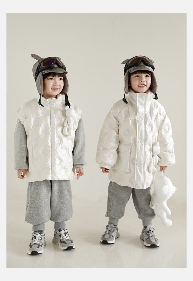 TONGMO - (90%鴨絨)可拆卸太空感立領羽絨外套-熊熊-米白色