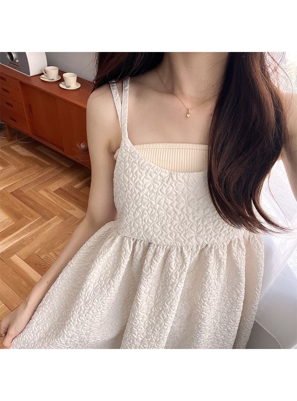 日本 GRL - 優雅抓皺泡泡布吊帶裙-米杏