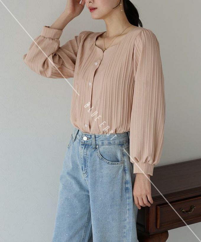 日本 BLUE EAST - 甜美心型領線條紋理長袖襯衫-黑