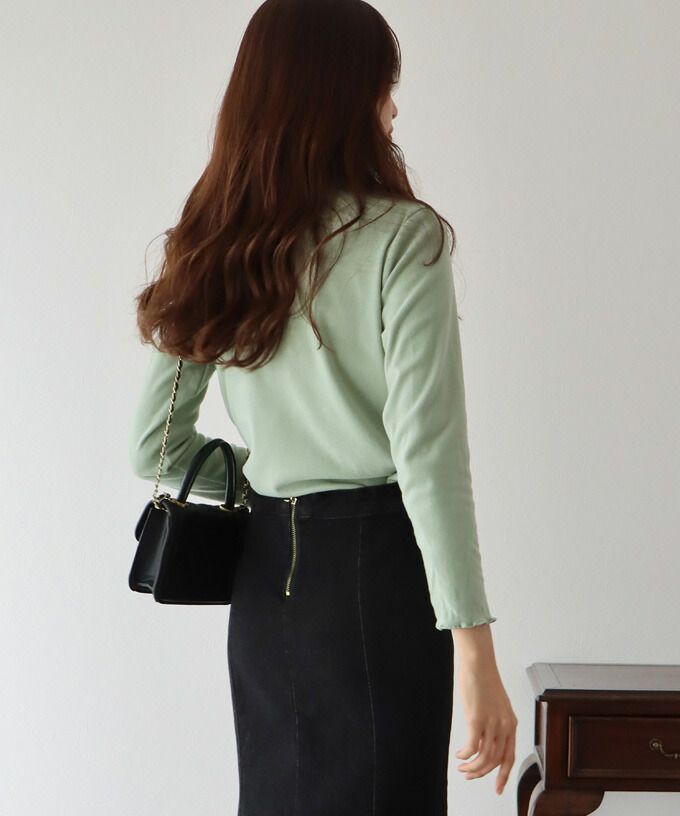 日本 BLUE EAST - 微立領木耳邊薄長袖上衣/打底衫-簡約白