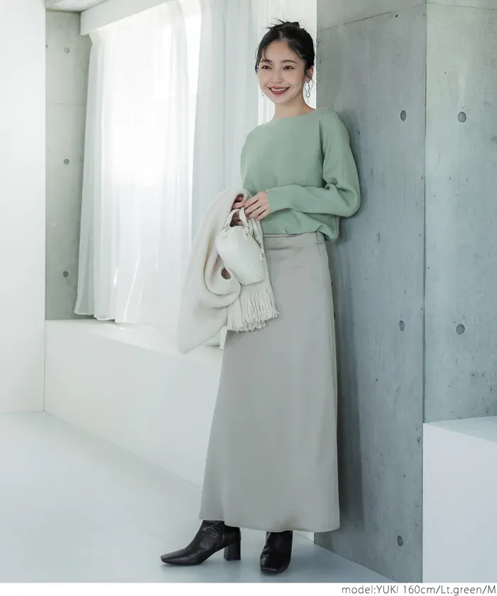 日本 COCA - 顯瘦船型領薄針織上衣-米