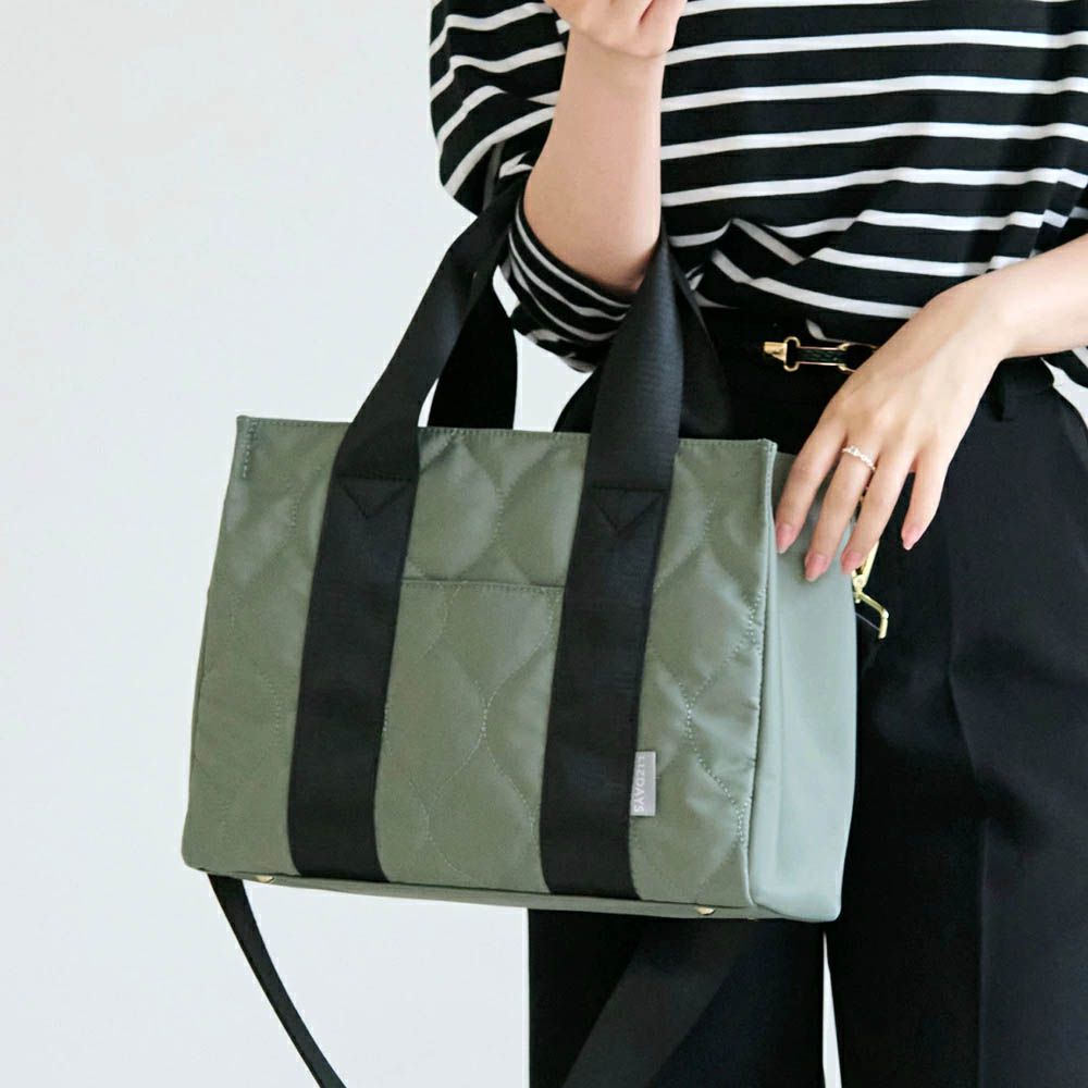 防潑水大容量2way絎縫托特包/媽媽包-(可裝A4)-煙燻綠x黑