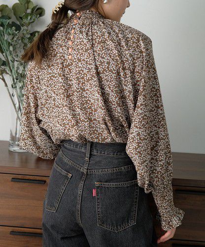 日本 Bou Jeloud - 歐風碎花澎澎袖上衣-氣質黑