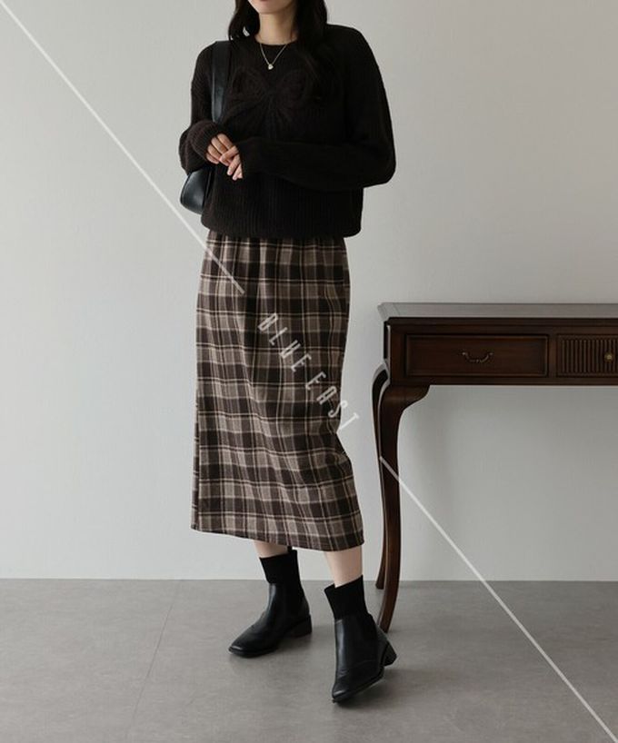 日本 BLUE EAST - 簡潔溫柔格紋後開叉合身長裙-黑x灰