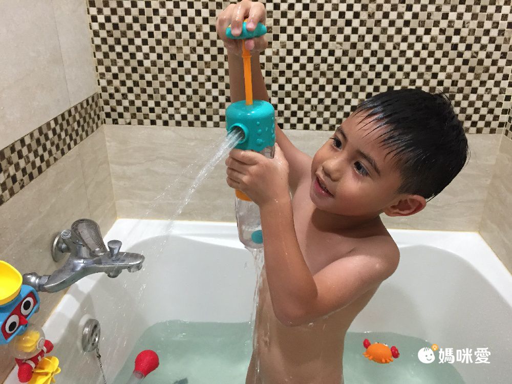 浴室秒變水上樂園【德國 Hape】戲水玩具，孩子愛上洗澡的魔法