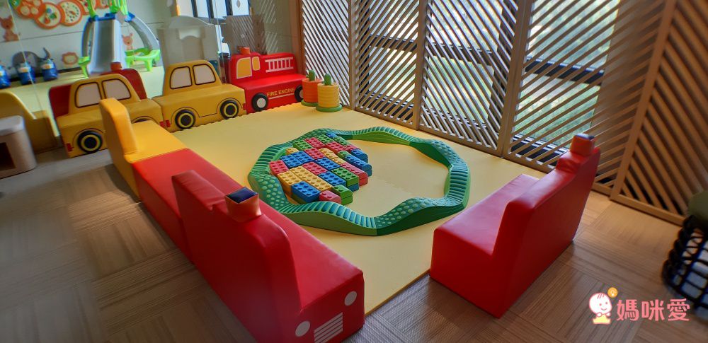 台南大員皇冠四人房2大1小$4299起 指定平日