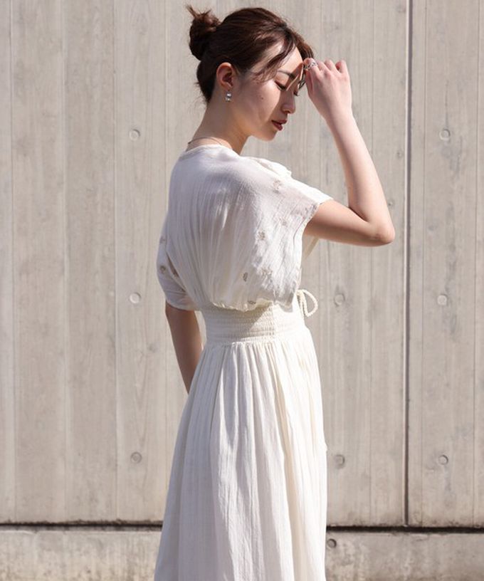 日本 Bab - 100%印度棉 素雅刺繡收腰短袖洋裝-黃