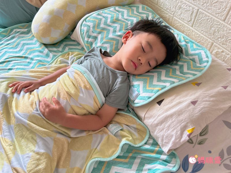 日本 DAIKAI - 接觸涼感 枕頭套-檸檬點點 (50x37cm)