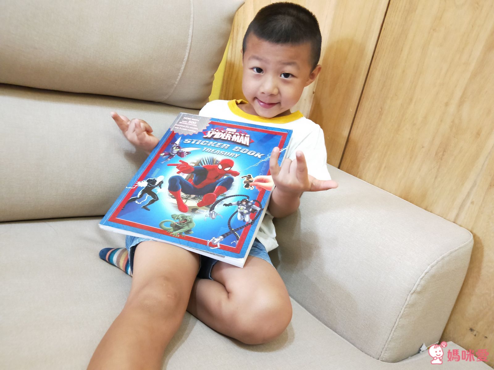 【超級英雄/蜘蛛人 貼紙書】熱愛英雄的男孩不能錯過☞大量貼紙與趣味題型 盡情當個小小英雄