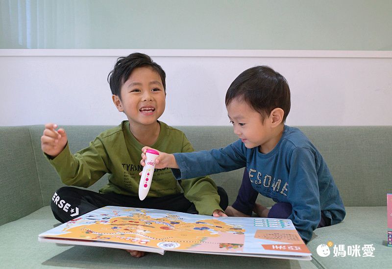 親子天下 - 小行星點讀系列★-【合購組】世界探險隊+點讀筆+聽故事玩語文(共四冊)+加贈ㄅㄆㄇ海報、ㄅㄆㄇ墊板