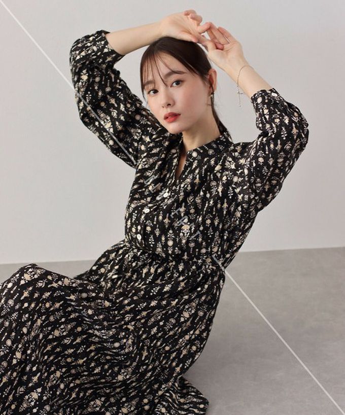 日本 BLUE EAST - [人氣款]簡約抽繩收腰長袖洋裝-撞色袖-黑 (一般長)