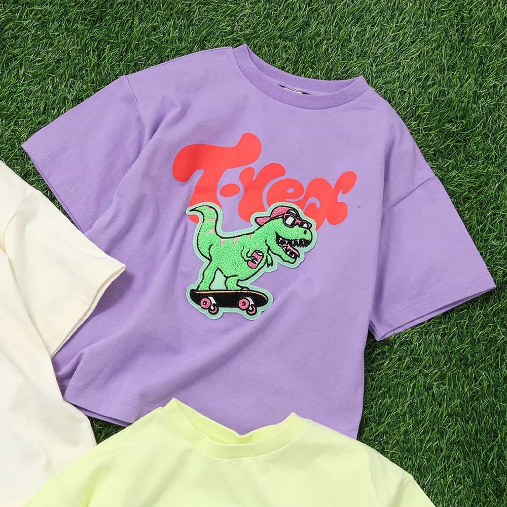 美式動物相良刺繡短袖上衣-滑板恐龍-紫