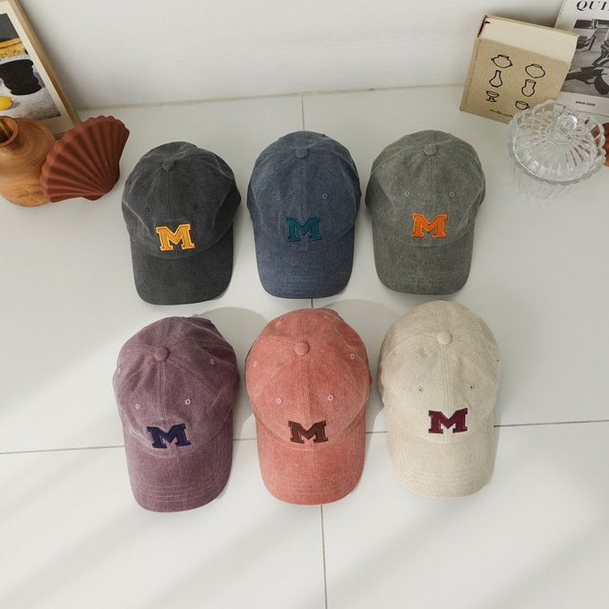 韓國配件連線 - M字裝飾棒球帽-磚紅 (FREE)