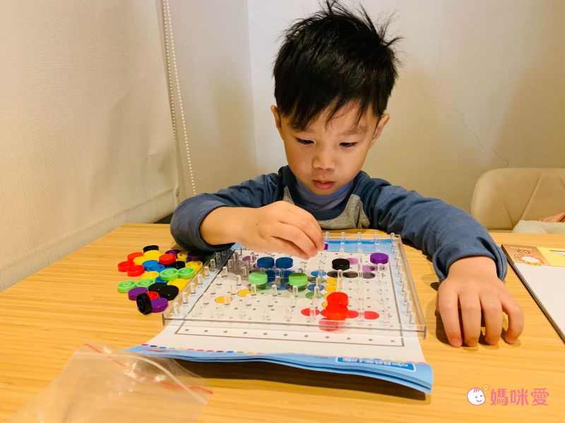 資優數學 - 30種智力遊戲-系列3 動手挑戰版(上)-5份練習單+教具5份