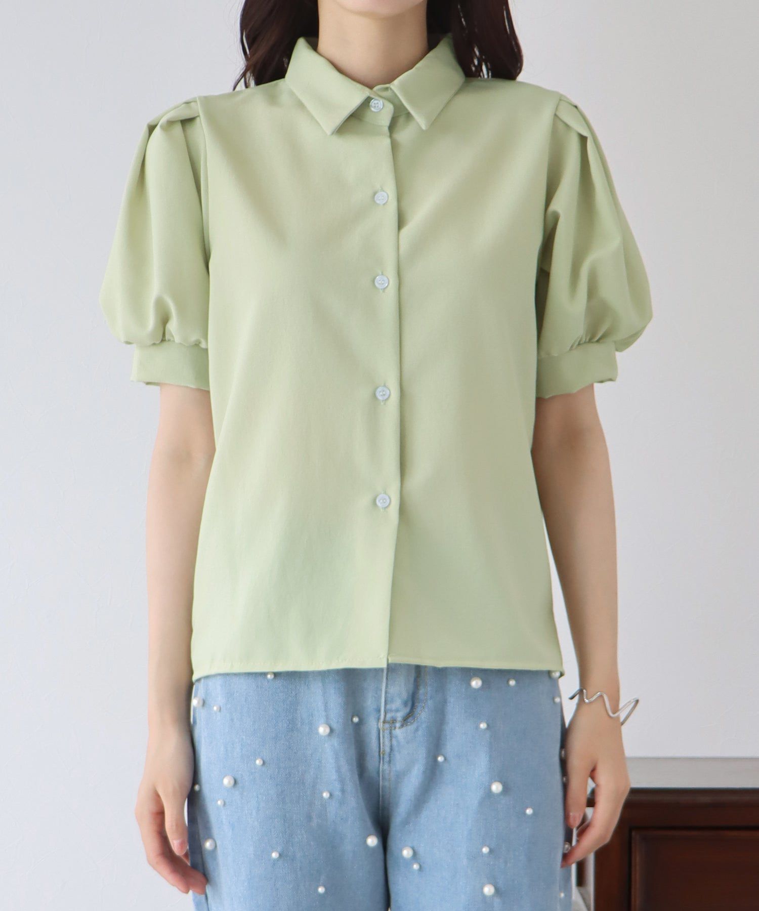 日本 BLUE EAST - 優雅百搭泡泡短袖襯衫-深藍